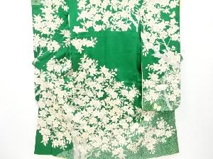 リサイクル　桜模様刺繍振袖(重ね衿付き)